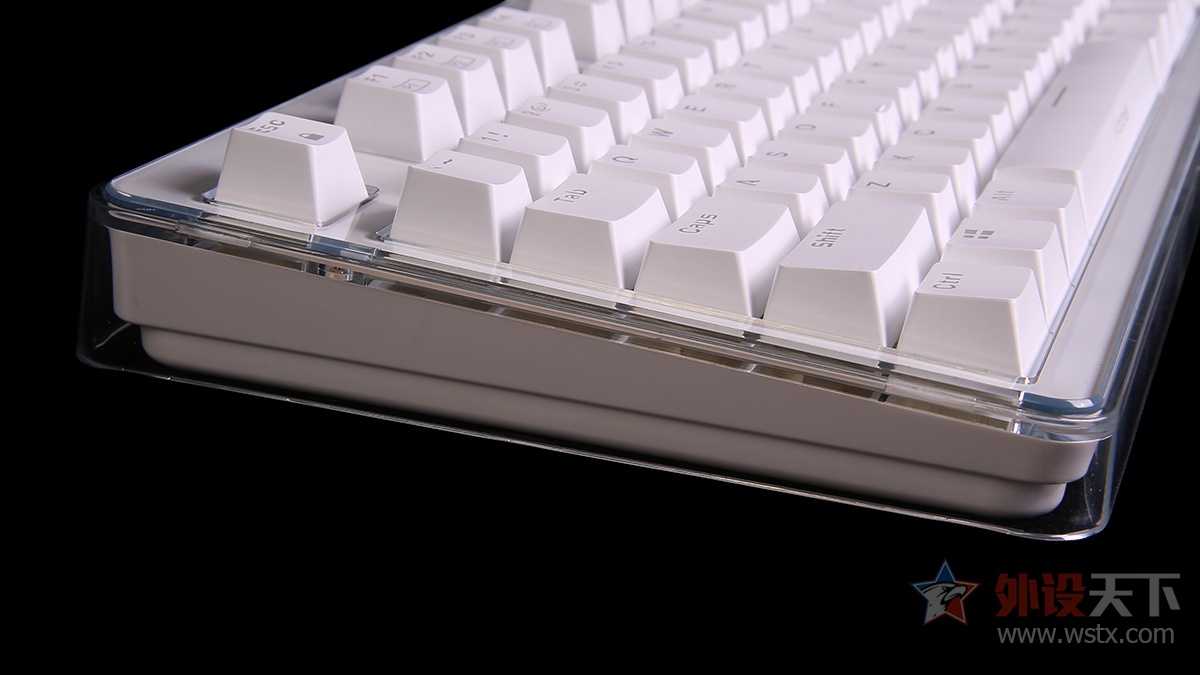 这款键盘有点厉害:可调键程、可在右上方组装乐高模型,最重要的是它有10种灯效