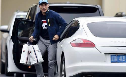 看看足球运动员都开什么车,中国国脚座驾