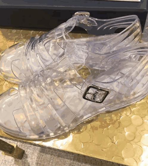 香奈儿两万三的凉鞋,香奈儿凉鞋值得买吗