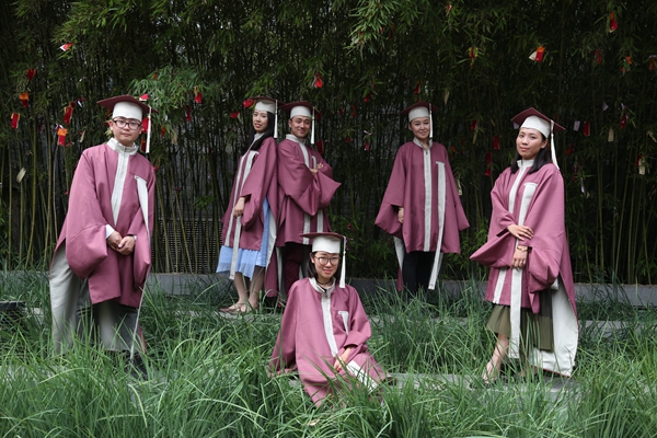 毕业穿学士服的寓意,毕业为什么要穿学位服