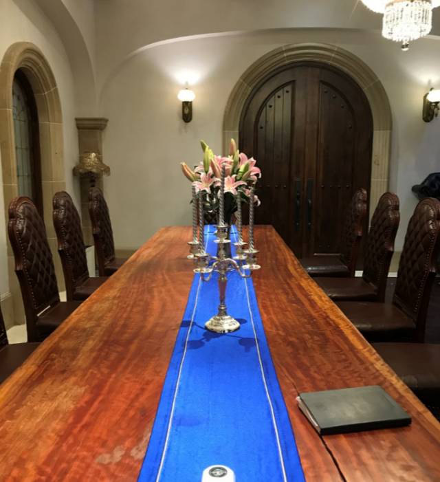 这家钟表俱乐部的地址让我们肃然起敬