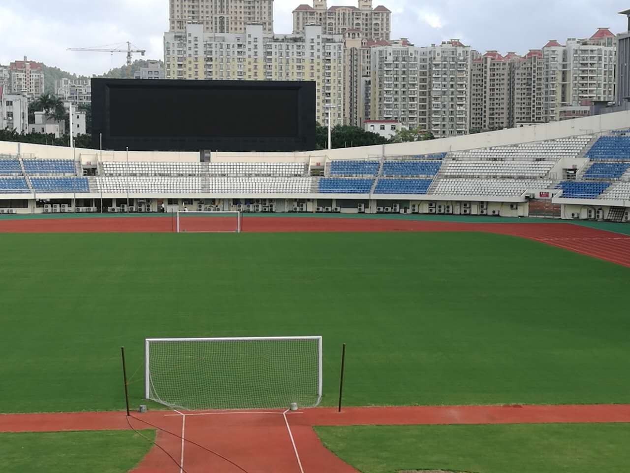 张学友演唱会破坏之王完整版,演唱会损伤草皮