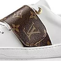 杨幂一口气买了十双的鞋,杨幂穿的薄荷绿运动鞋