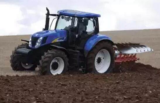拖拉机旋地如何节油,开拖拉机犁地