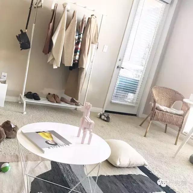 只有飘窗没有阳台晾衣服怎么办,高层没有阳台如何晾衣服