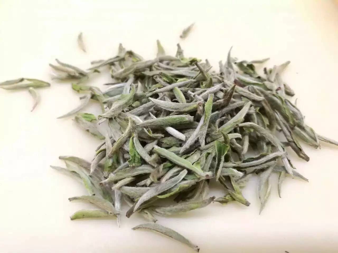 这里的“白茶”网上传言很多，哪个是正版？