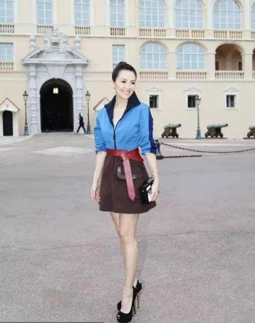 章子怡巴黎时装周白色休闲,章子怡米兰时装周白色裤裙