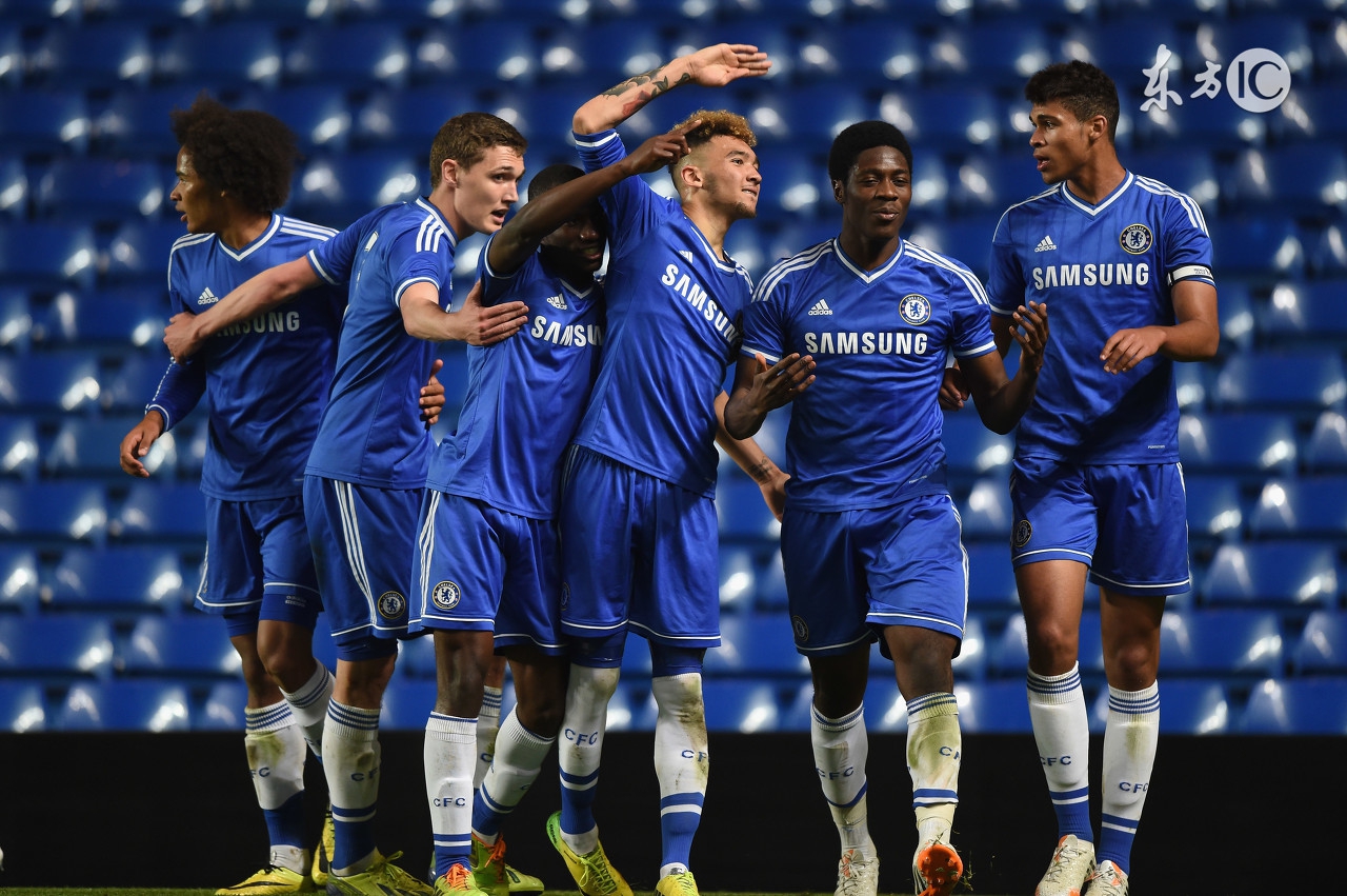 温格范佩西握手,温格高波加查世纪握手