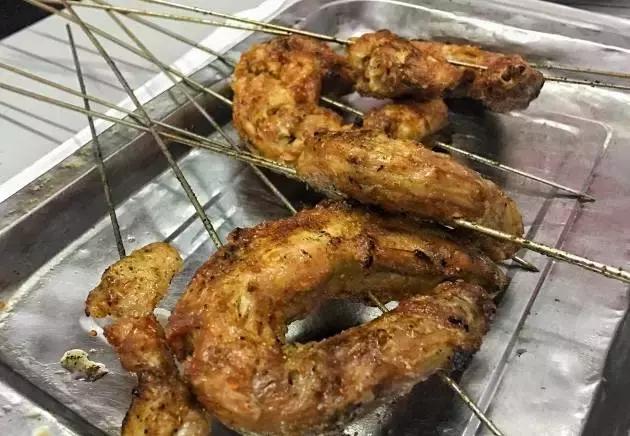 青岛美食探店台东撸小串,青岛撸串哪家好吃