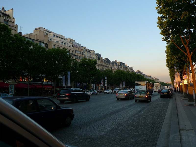 没有驾照去国外怎么骑车,在国外租车自驾要什么证件