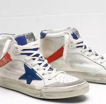 杨幂一口气买了十双的鞋,杨幂穿的薄荷绿运动鞋