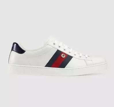 杨幂一口气买了十双的鞋,杨幂穿的薄荷绿运动鞋