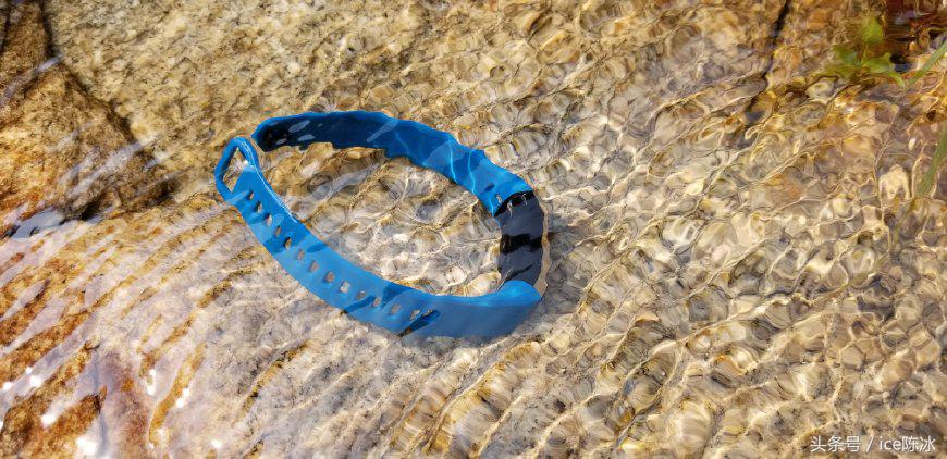 华为防水手环有哪几款,华为手环4pro防水吗能在水里游吗