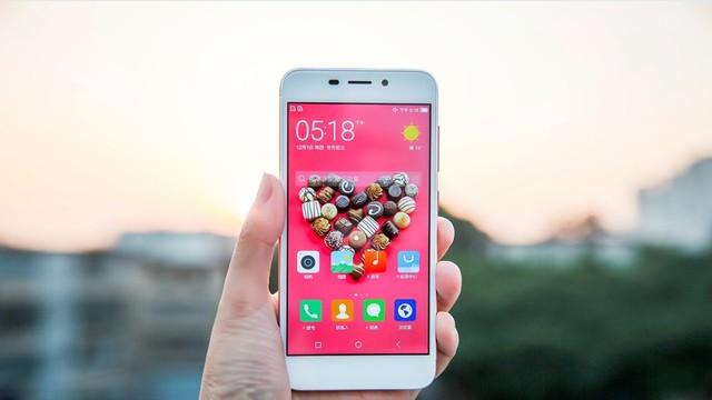 金属指纹的手机,康佳r9外观