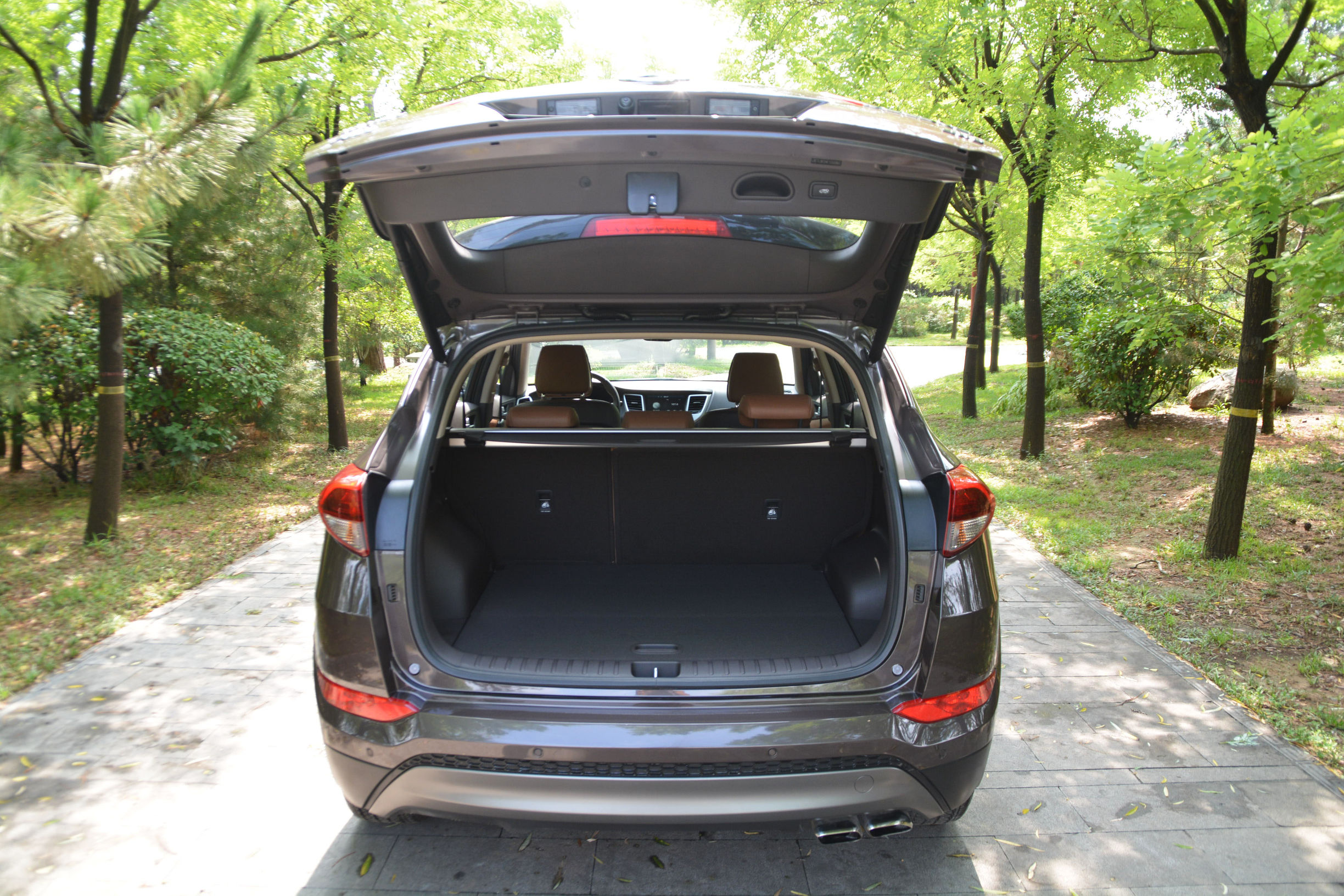 现代途胜四驱二手车11年,2020现代途胜2万公里值多少钱