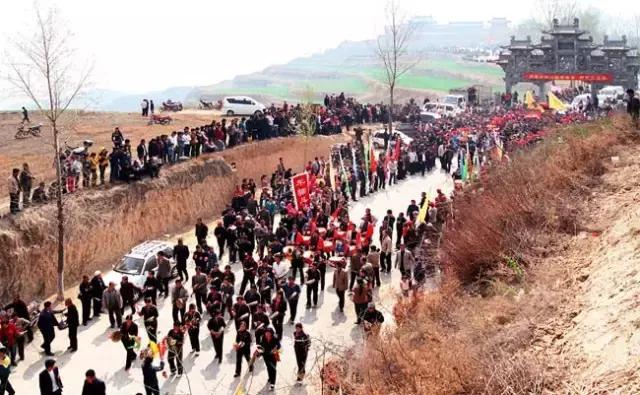 洪洞大槐树民歌问我祖先在何处,问祖先何处来山西洪洞大槐树歌曲