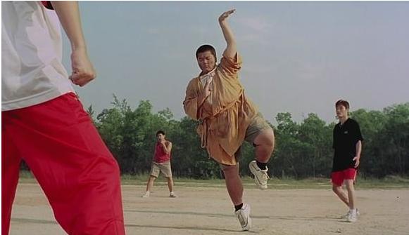 周星驰电影吴孟达被雷倒的场面,周星驰吴孟达审死官片段