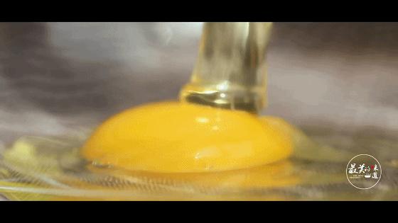 黄金虾仁炒饭视频,黄金虾仁炒饭