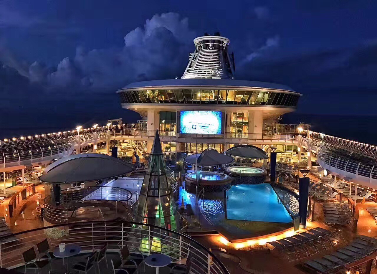 一日远方｜登上豪华游轮，完美假期就交给它吧
