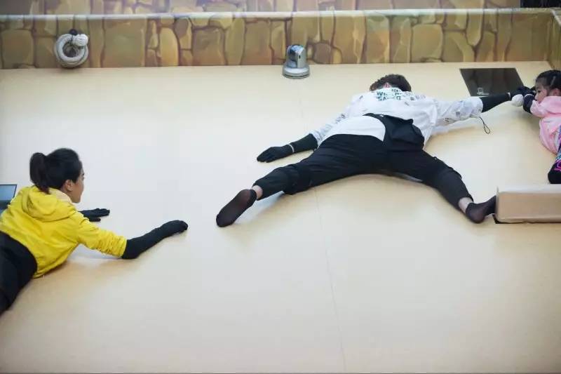 疯狂的麦咭左小青穿多大鞋,疯狂的麦咭左小青