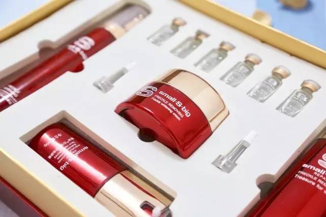 从护肤到化妆,淡斑紧致打造小v脸