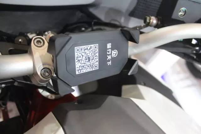 蓝巡300新款价格,300蓝圈夜光效果