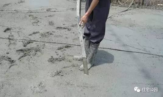 屋顶做完防水还是漏,为什么屋顶不做防水就铺瓦