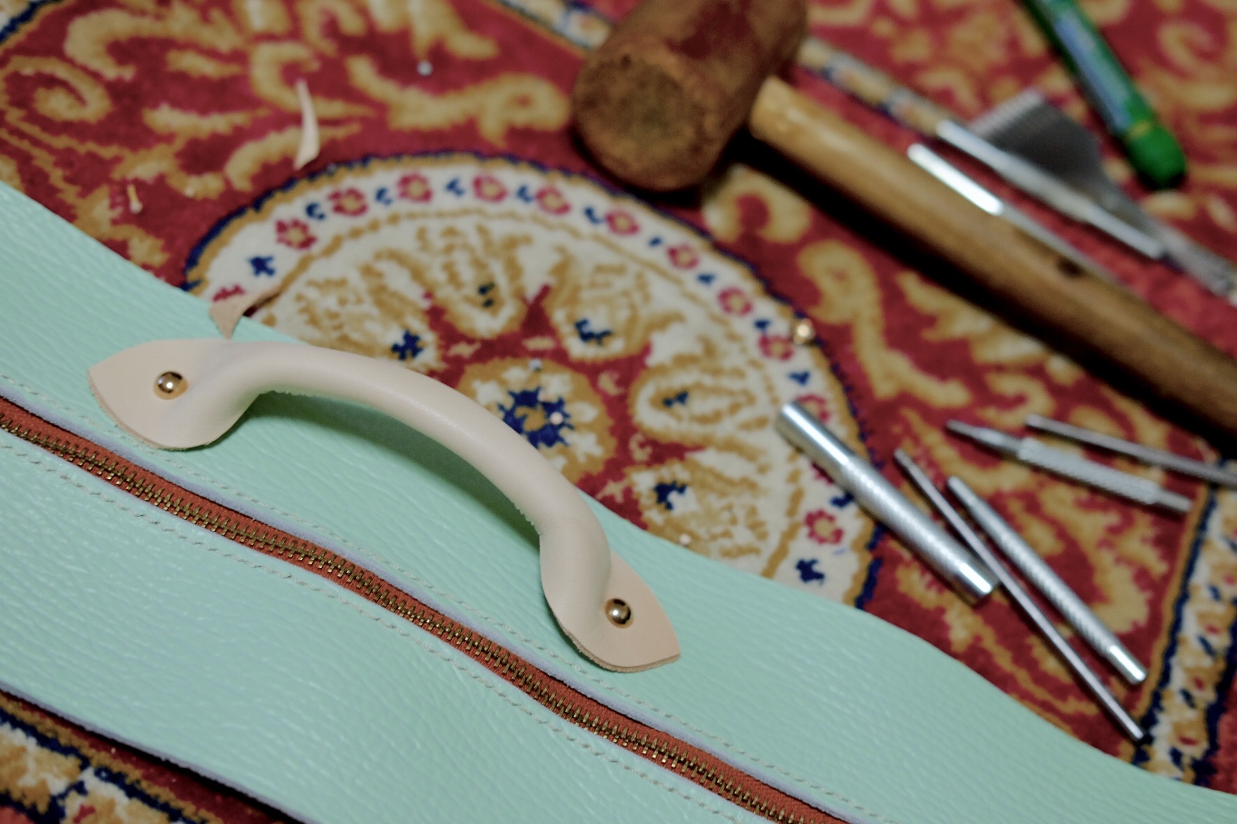 夏天又撞包了吧？来看看如何亲手制作一款双肩包