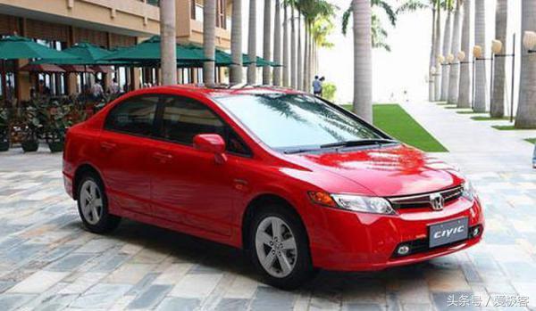 买新车怕蹭了心疼？这三款5万左右的二手车可能更适合你！