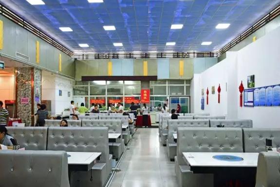 学长带你逛校园西安翻译学院,西安翻译学院学姐带你练口语