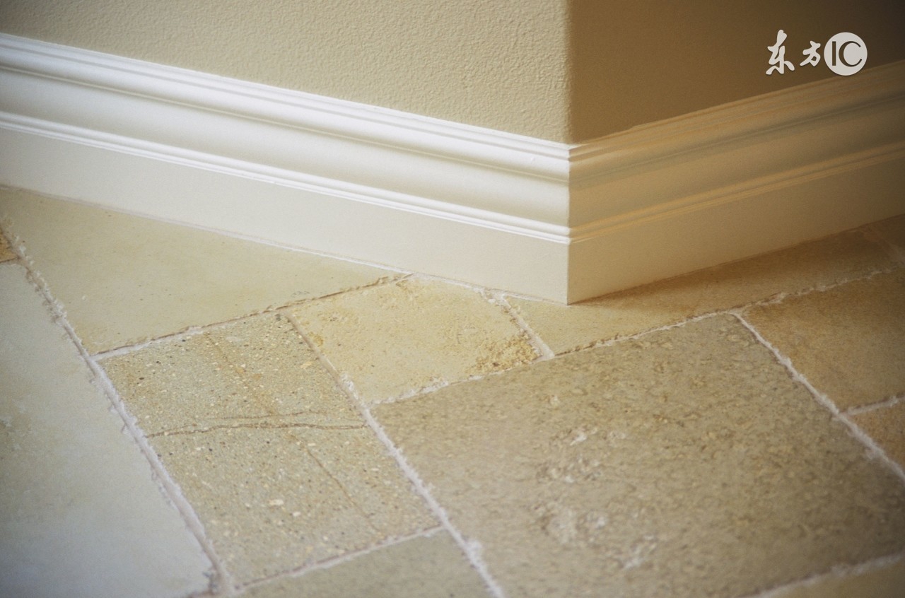 地板胶铺贴最普通一平方多少钱,地板胶一般铺多厚的