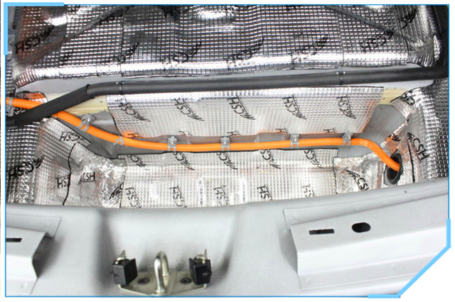 上海音豪汽车音响改装,荣威550隔音条安装