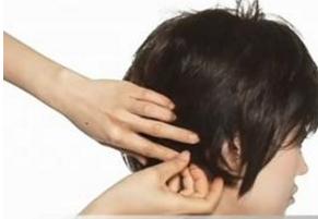 戴假发全过程的教程,明星戴的假发怎么弄的