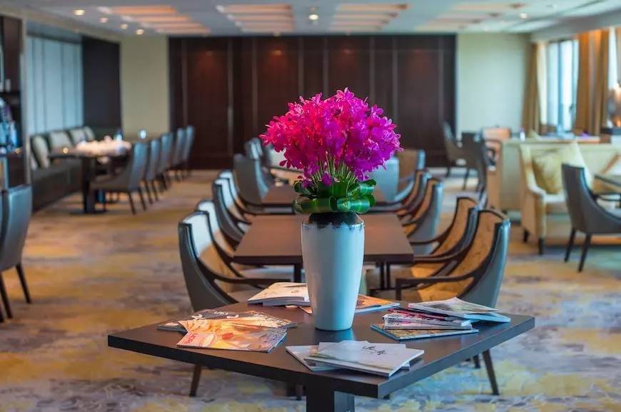 一天吃四五顿饭不长肉才怪,一天吃四顿不胖都不行