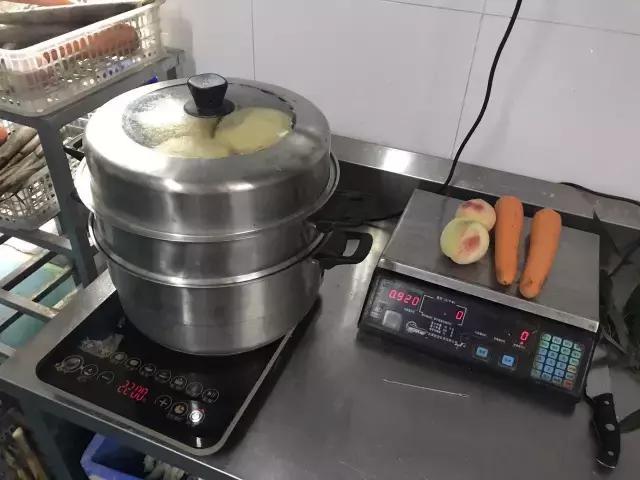 缇庡コ涓庨噹鍏界湅椋庢櫙,澶х唺鐚妧鐗涢噾涓濈尨缇婇┘