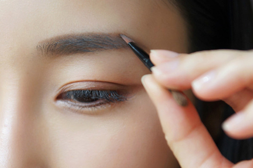 眉粉的使用技巧你学会了吗,眉粉的正确用法教程