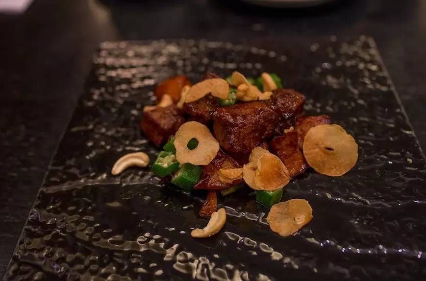 一天吃四五顿饭不长肉才怪,一天吃四顿不胖都不行