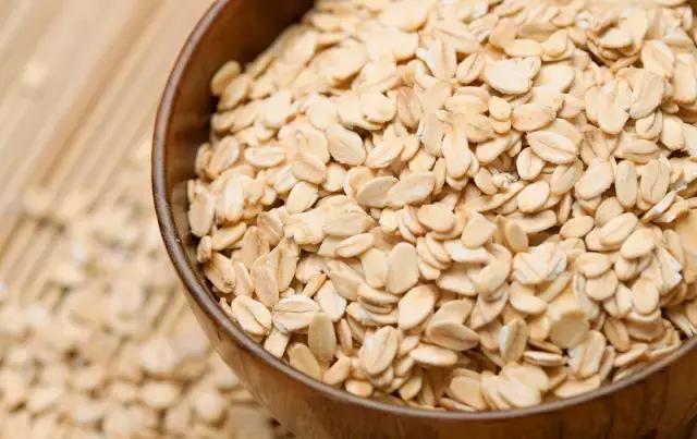 燕麦跟什么煮一起比较好吃又营养,都说燕麦是营养之王