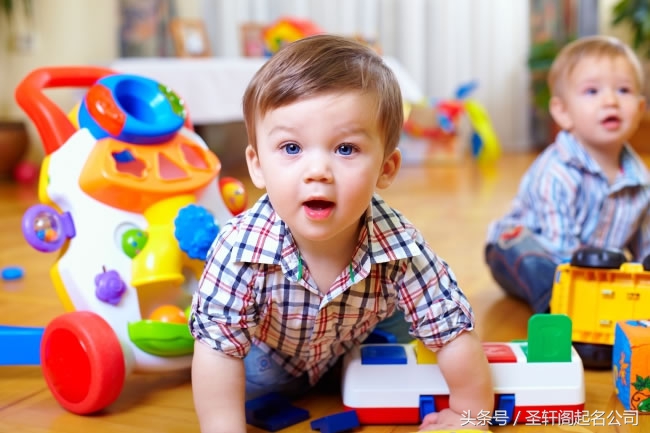 100个才华横溢男孩名字阳刚,帅气100个男孩英语名字