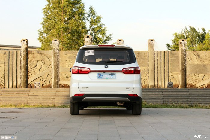 家庭用车是买七座suv还是mpv,长安凌轩7座mpv落地价格