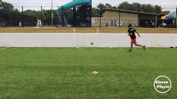 足球中场大师控球过人技巧,足球大师的停球技巧