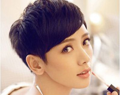 推荐几款好看的女生短发,十款女生最流行的短发