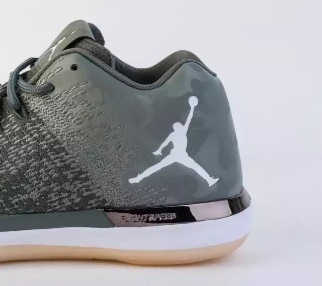 “船长”CP3变身“宇航员”/“白斑马”成轮滑鞋