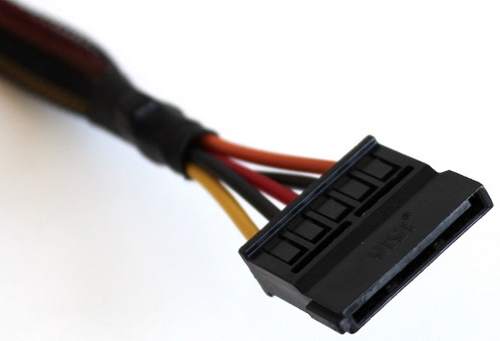 初学者如何选择电脑电源,如何挑选合适的台式电脑电源