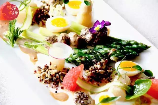 白芦笋季娇嫩可口，怎样才能吃到