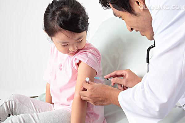 宝宝不打预防针会怎样,宝宝不打肺炎疫苗会受影响吗