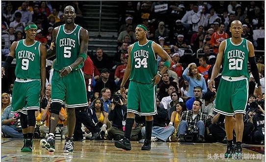 1美元的合同,那个挨了11刀的男人要退役了,职业生涯数据足够亮眼