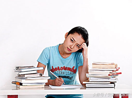 孩子的成绩离不开老师的辛苦付出,孩子学得很辛苦成绩不好