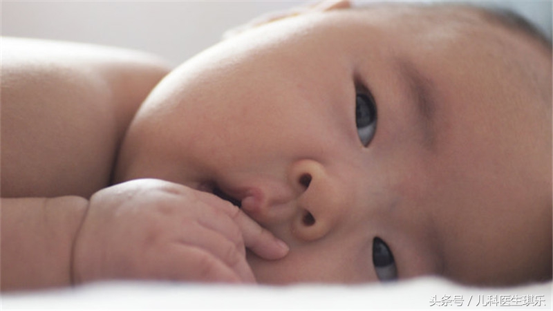 宝宝三天没拉大便是攒肚子吗,宝宝三天没大便是喂养不足吗