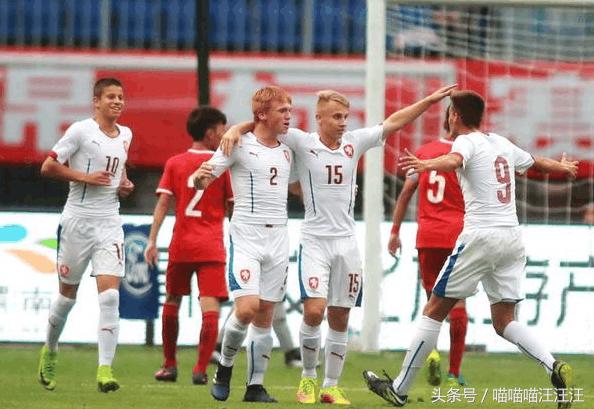 中国男足垂头丧气视频,男足输球女足赢球